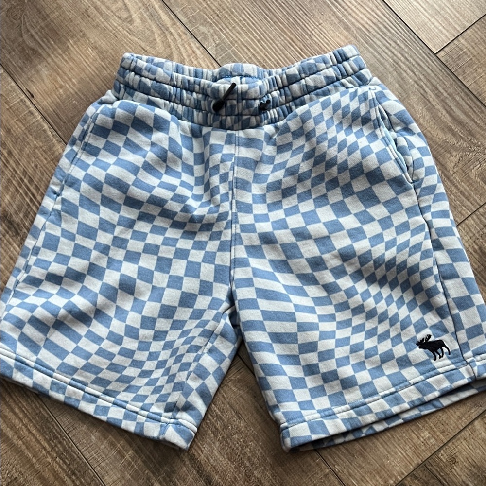 Boys Abercrombie multiple brands lot sizes M to XL fit like L t-shirt/shorts